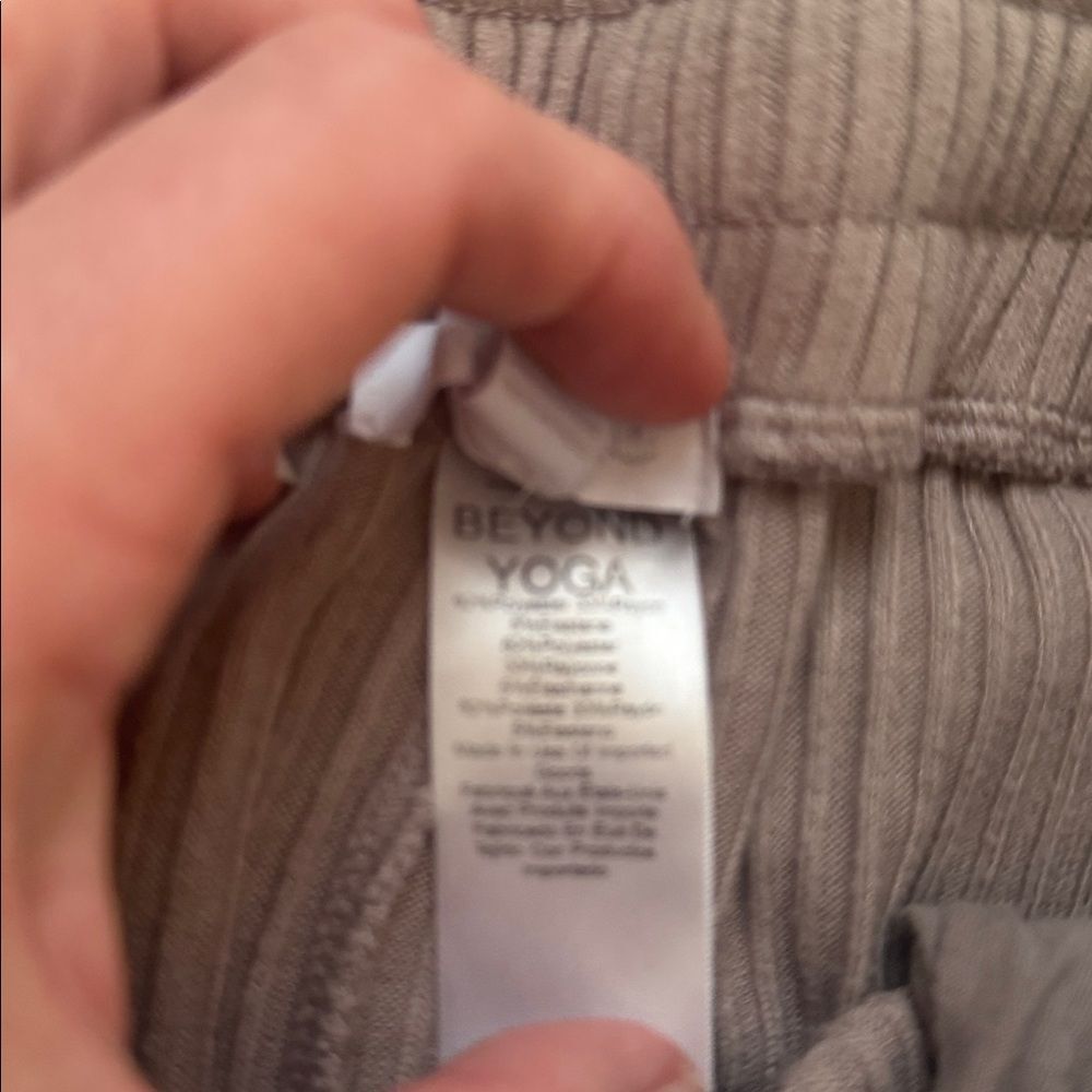 Beyond Yoga Women's Well Traveled Wide Leg Pants, Birch, Size M - Picture 9 of 13